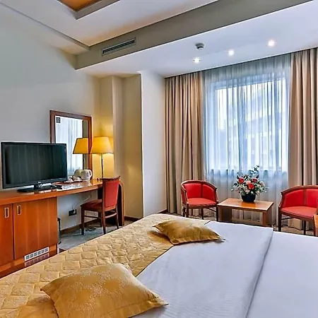 Kings Park فندق بودغوريتْسا
