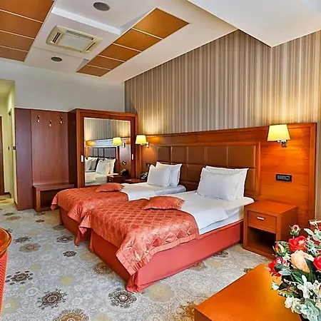 Hotel Kings Park 4*