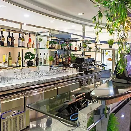 Kings Park Hotel